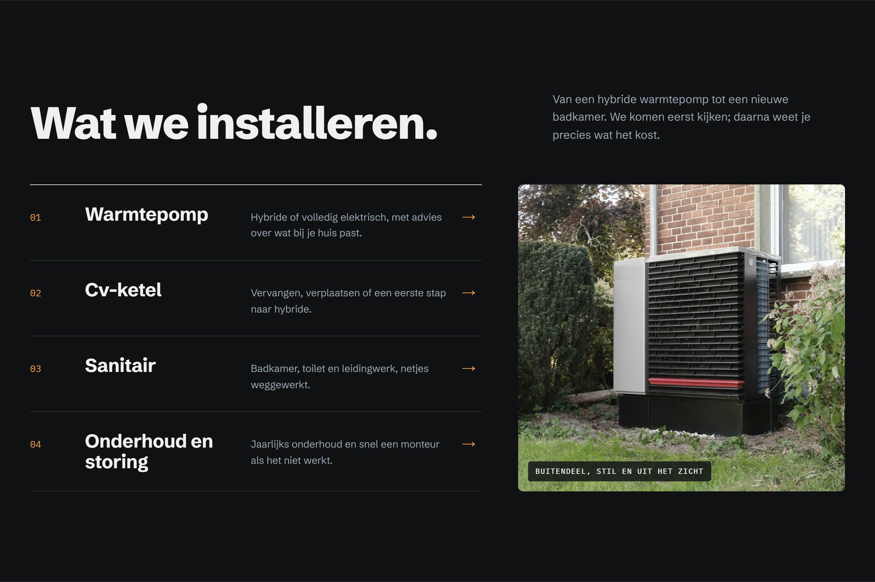 De diensten op een breed scherm: een genummerde lijst met warmtepomp, cv-ketel, sanitair en onderhoud, naast een foto van een buitendeel tussen de struiken.